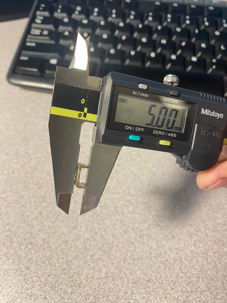 Battery Screw Terminal w/ antirotation side flanges Interconnect