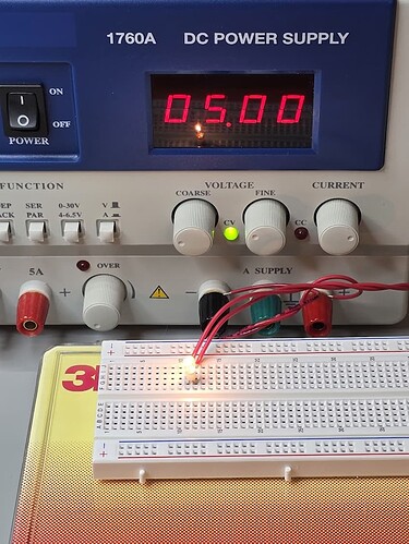 Figure 1: The incandescent lamp is connected directly to the output of the DC power supply.