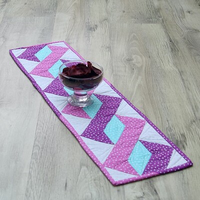 7693969-Colourful-Twisted-Pole-Table-Runner-with-tiny-stars--0