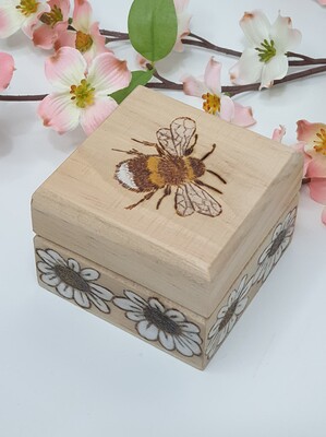 Bee pyrography ring box 005