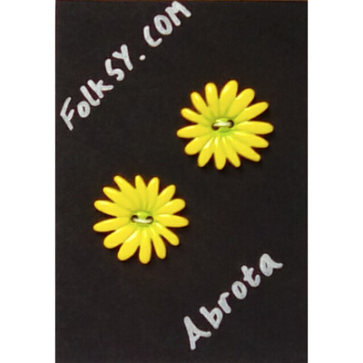 yellow flower buttons