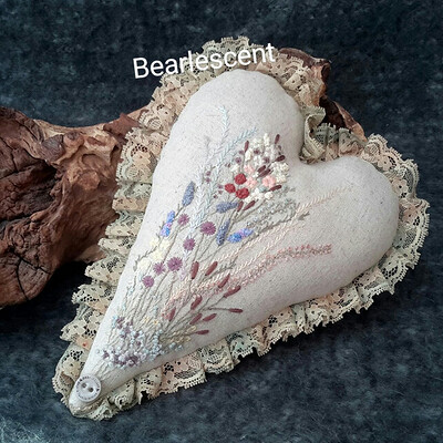 7684118-Large-hand-embroidered-fabric-heart-heirloom-gift-Ring-Pillow-0 (1)