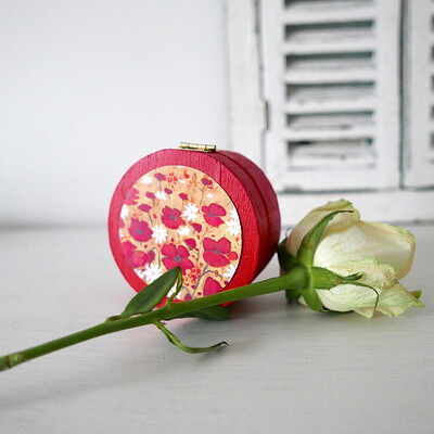 red poppy box 4