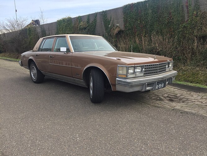 Cadillac_Seville,41-YB-59(50978572833)