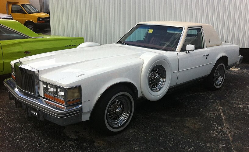 2000px-1978_Cadillac_Stretch_Opera_Coupe_by_Grandeur_Motor_Car_Corp_white