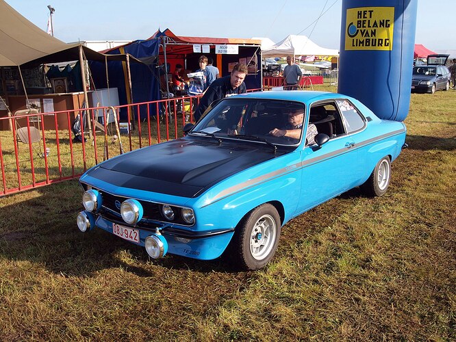 2000px-Opel_TE2800,_Belgian
