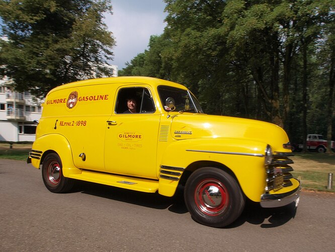 2000px-1951_Chevrolet_3100_Panel_pic7