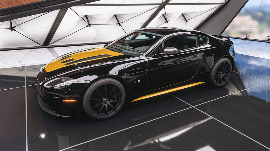 Aston Martin - V12 Vantage S