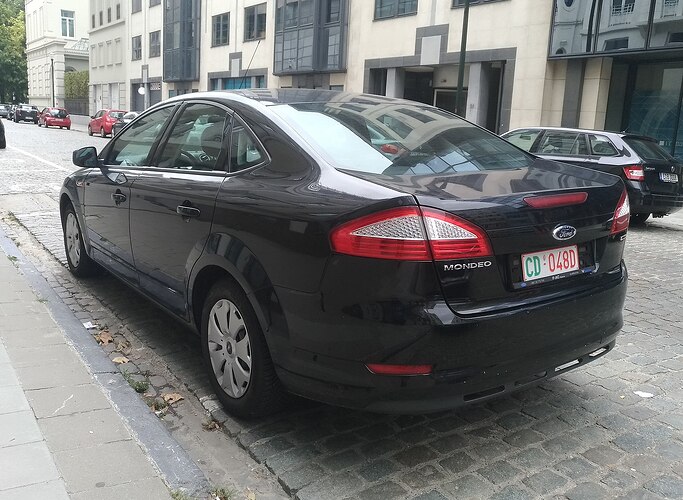 2000px-Ford_Mondeo_Belgium_Diplomatic_plate_(44311796595)