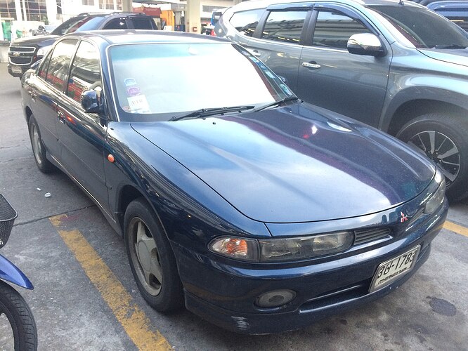 2000px-1994-1995_Mitsubishi_Galant_Ultima_2.0_V6-24_Sedan_(29-06-2018)_06