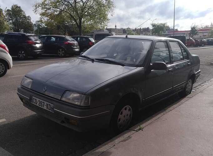 2000px-Renault_19_Chamade_(45966177822)