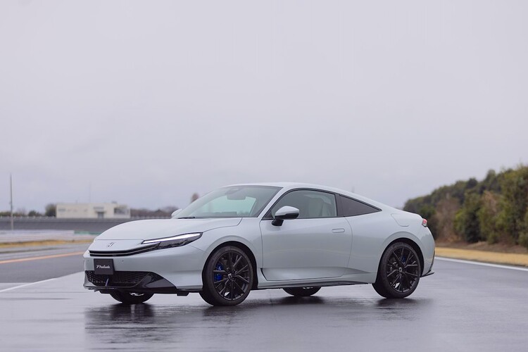 Honda-Prelude-track-wet-static