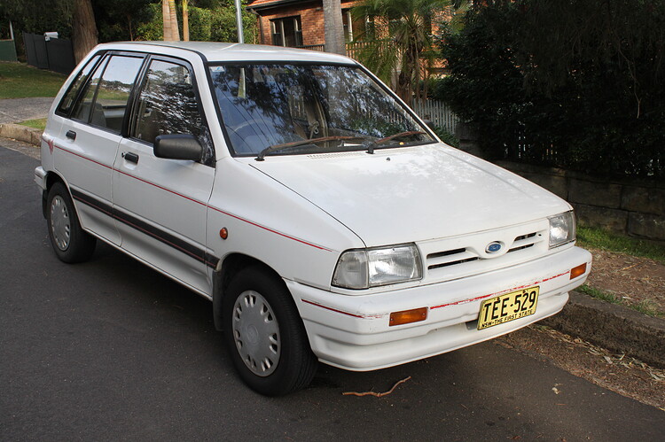 1992_Ford_Festiva_(WA)5-door_hatchback(26631967204)