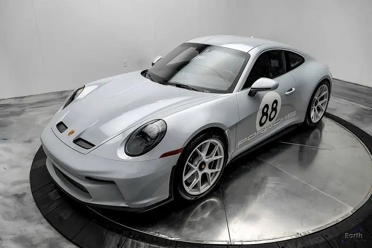 2024-porsche-911--st-672990-217517018