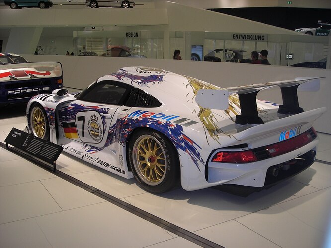 Porsche_911_GT1_1996_(38848709340)