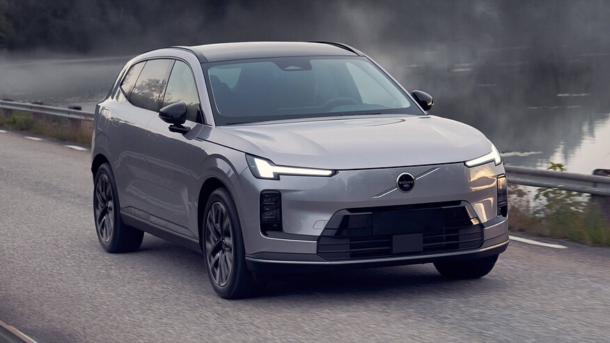 352156_Volvo_Cars_reveals_the_new_XC70_a_plug-in_hybrid_for_every_journey