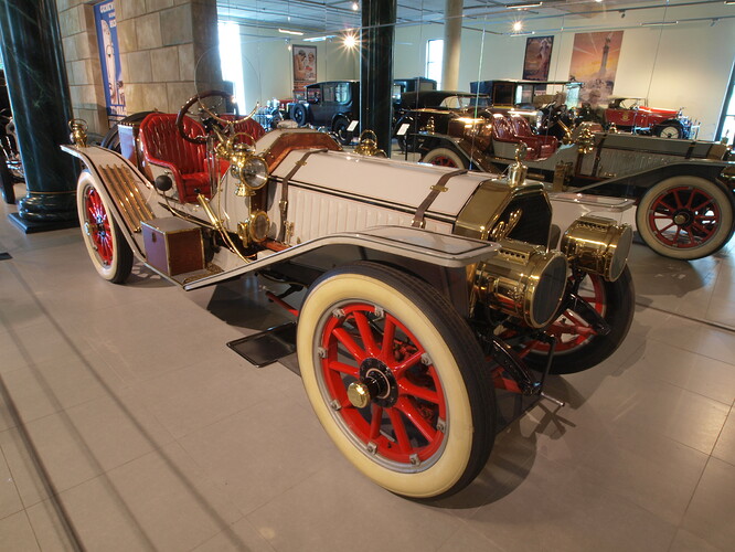 1911_Peerless_45-HP_Model_32