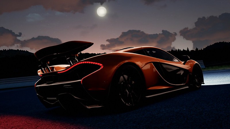 2013 McLaren P1