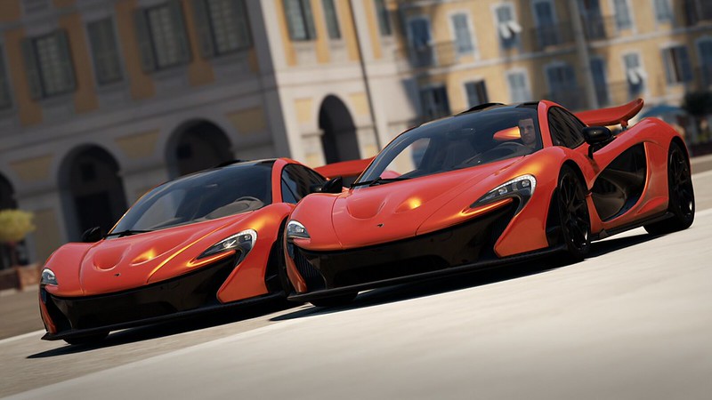 2013 McLaren P1
