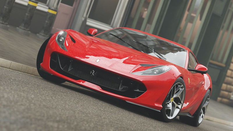Ferrari 812 Superfast 2
