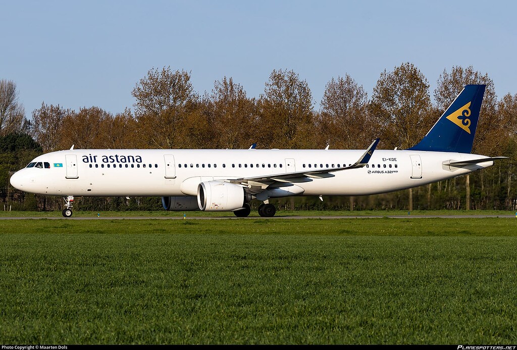 アリタリア航空 A I R B U S-A321 アリタリア航空 Airbus A321 I-BIXS ロンドン・ヒースロー空港