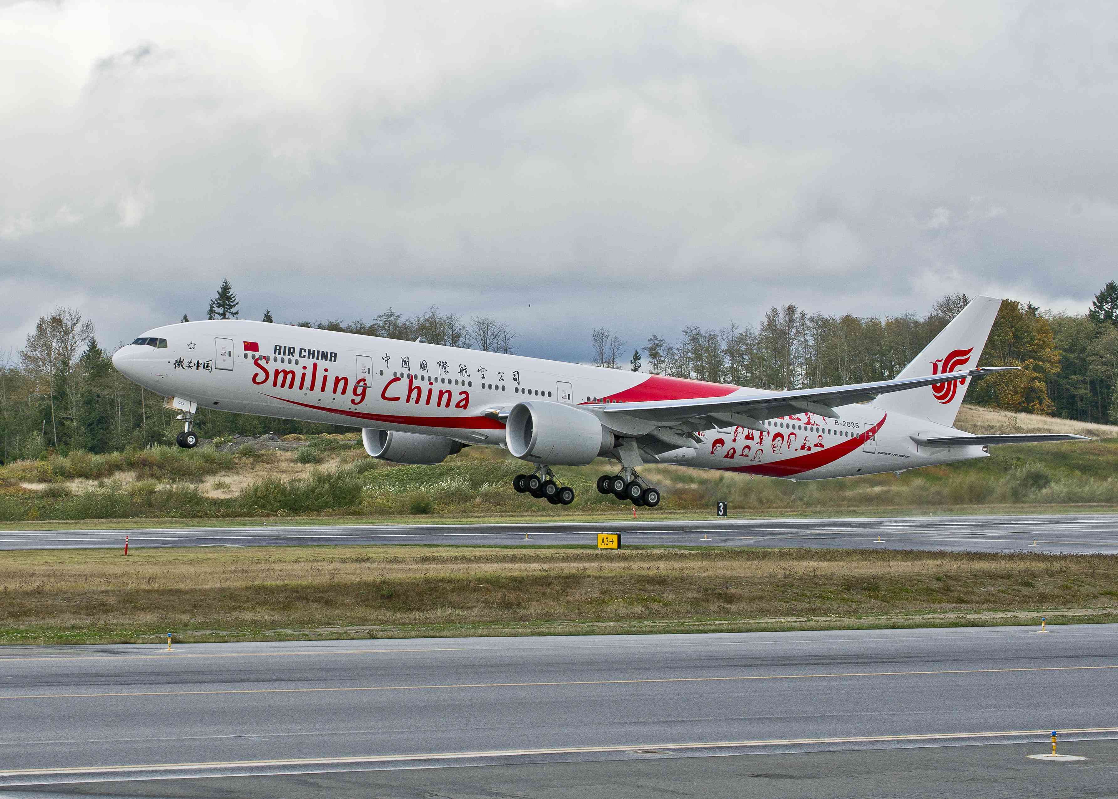 File:Air China Boeing 777-300ER in Smiling China Livery.jpg