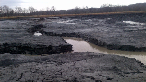 coal-ash-river-north-carolina.jpg