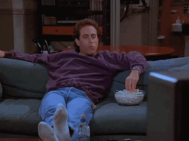 Jerry Seinfeld Popcorn GIF - Jerry Seinfeld Popcorn Yeah - Discover & Share GIFs