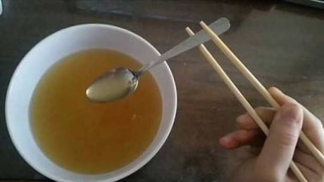soup-chopsticks
