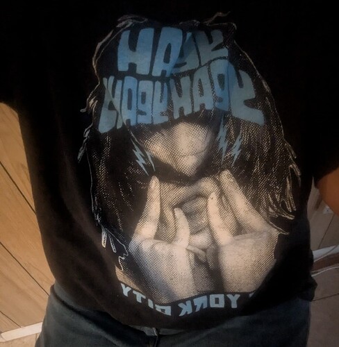 PXL_20251107_212410858