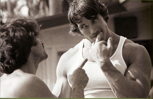arnoldfingerwtf
