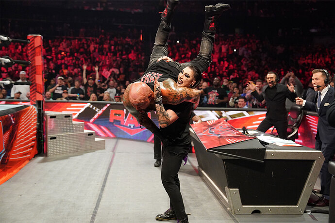 rhea-ripley-luke-gallows-body-slam
